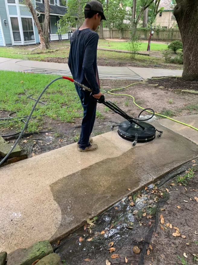 House Washing and Concrete Cleaning in Spring, TX
