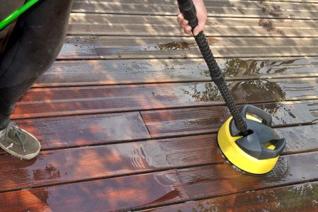 Hire pressure washing professional